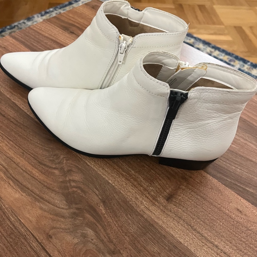 Naturalizer Claire Bootie in white